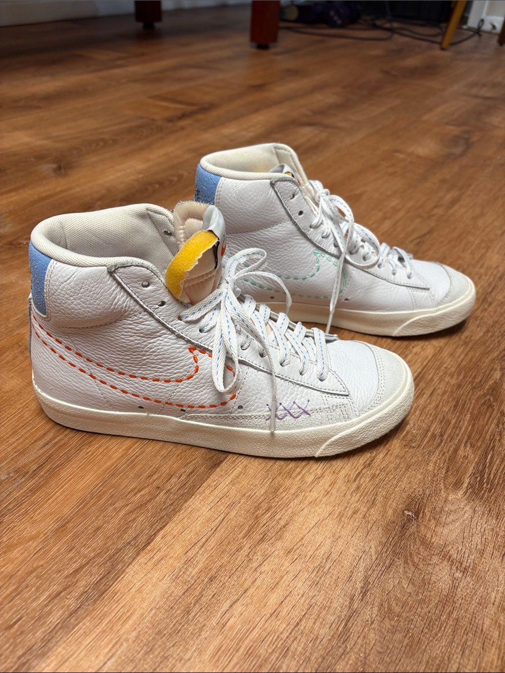 Nike retro high top sneakers. Barely worn Size 8. Back to school!!